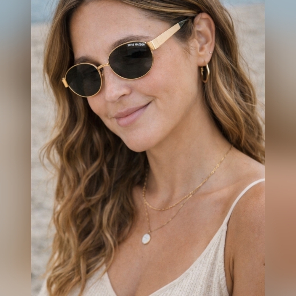 🤩 NWT Steve Madden Gold Frame Sunglasses with Green Lenses
